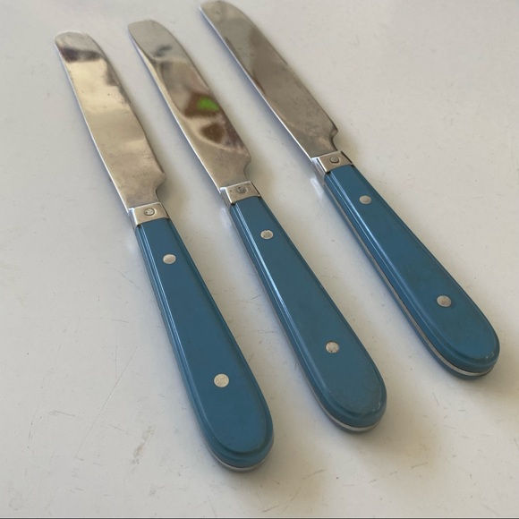 Oneida Blue Dinner Knives - Picture 1 of 3